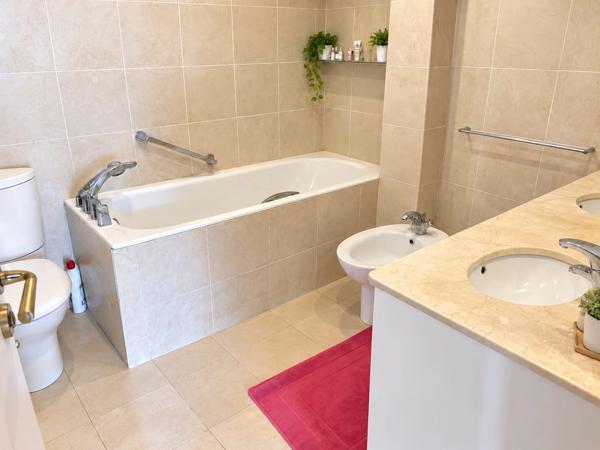 RANELAGH-Appartement avec balcon et studio