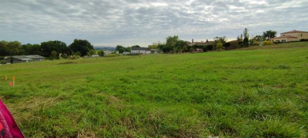 TERAIN A BÂTIR >2 200 m²