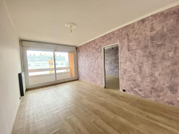 Saint-Étienne (42000) *Opportunité à saisir* T4 de + de 81m² au dernier étage