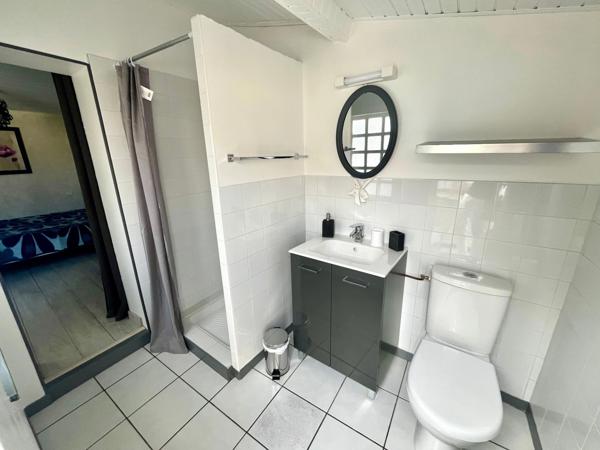 LA FAUTE SUR MER (85) PROCHE OCEAN VILLA PLAIN PIED AVEC 2 LOCATIFS SAISONNIERS INDEPENDANTS SUR 400M²