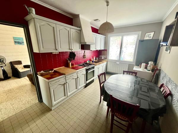 LA FAUTE SUR MER (85) PROCHE OCEAN VILLA PLAIN PIED AVEC 2 LOCATIFS SAISONNIERS INDEPENDANTS SUR 400M²