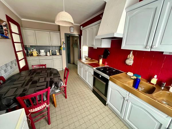 LA FAUTE SUR MER (85) PROCHE OCEAN VILLA PLAIN PIED AVEC 2 LOCATIFS SAISONNIERS INDEPENDANTS SUR 400M²