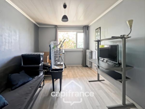 Appartement à vendre 3 pièces LA FARLEDE (83), 58m2 au calme à pied du village de la Farlède.