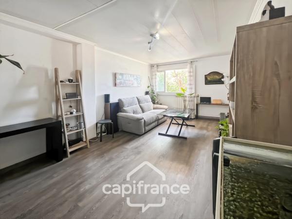 Appartement à vendre 3 pièces LA FARLEDE (83), 58m2 au calme à pied du village de la Farlède.