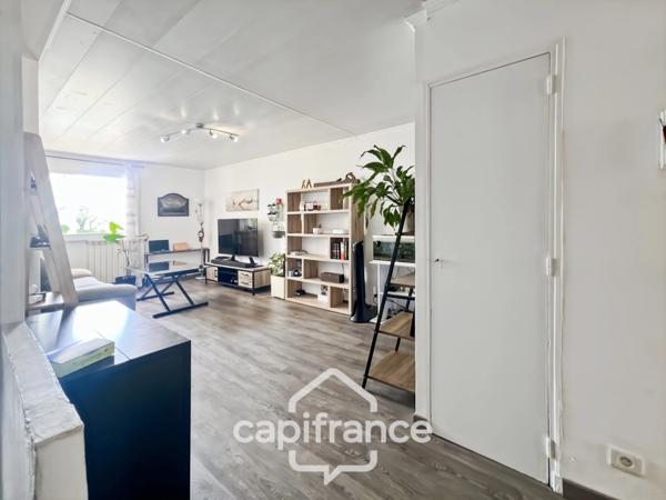 Appartement à vendre 3 pièces LA FARLEDE (83), 58m2 au calme à pied du village de la Farlède.