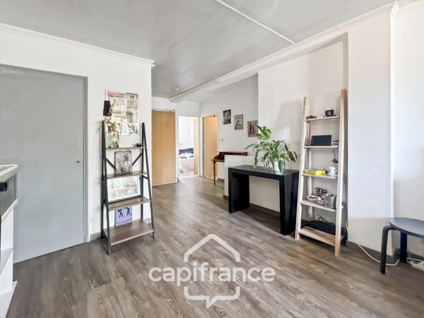 Appartement à vendre 3 pièces LA FARLEDE (83), 58m2 au calme à pied du village de la Farlède.