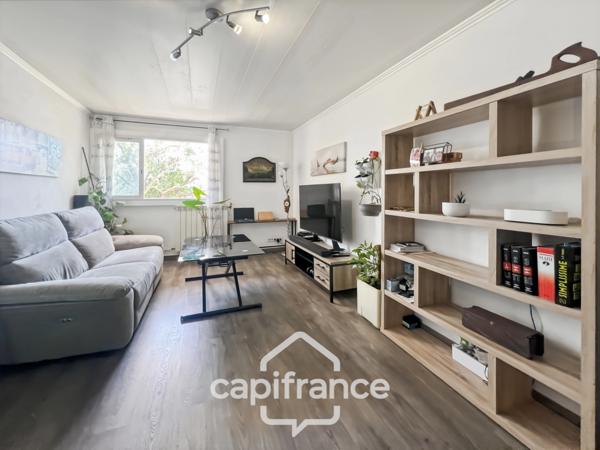 Appartement à vendre 3 pièces LA FARLEDE (83), 58m2 au calme à pied du village de la Farlède.