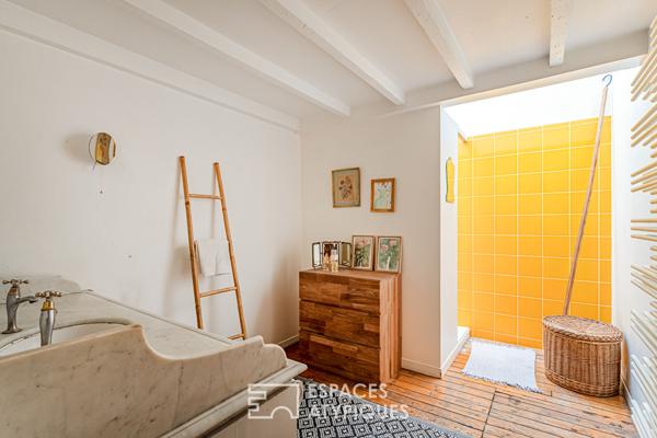 Ancienne biscuiterie réhabilitée en maison esprit atelier d’artiste au centre-sud de Malakoff