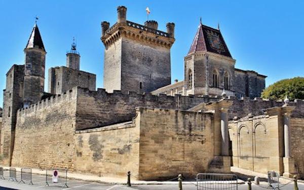 Appartement à vendre    3 pièces •  Uzès