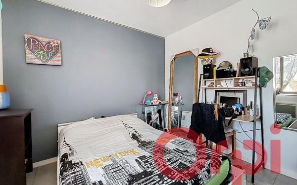 Maison à vendre    6 pièces •  Pia