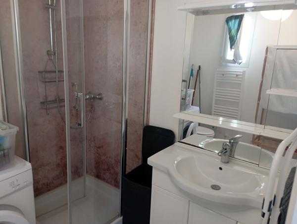 A LOUER STUDIO MEUBLE LA ROCHELLE LES MINIMES (BAIL ETUDIANT)