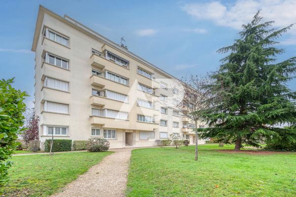 Appartement Nanterre 4 pièce(s) 79 m2 Loyer 1 750 €/mois charges comprises **  - Référence  15482