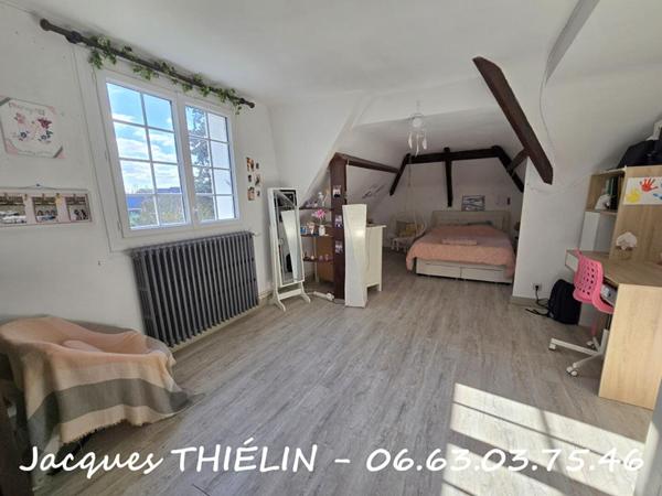 Maison familiale en hyper centre-ville de Longué