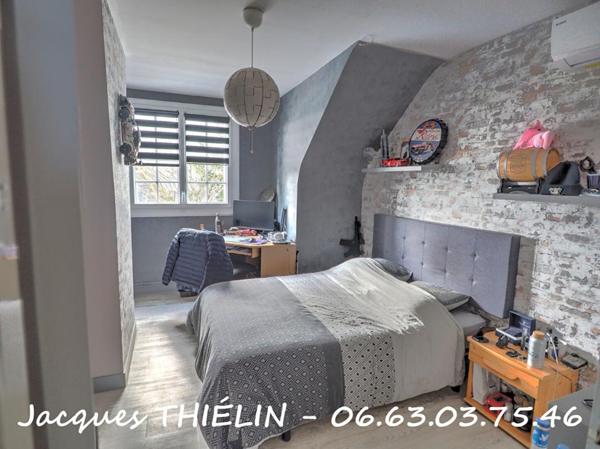 Maison familiale en hyper centre-ville de Longué