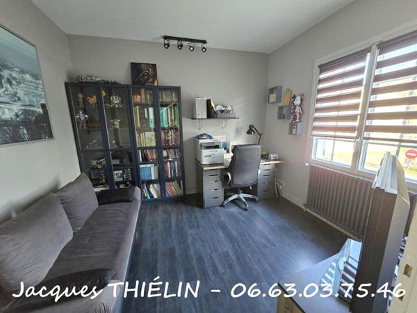 Maison familiale en hyper centre-ville de Longué