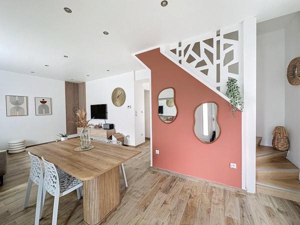 MAISON RENOVEE 2 CHAMBRES COMBLES JARDIN