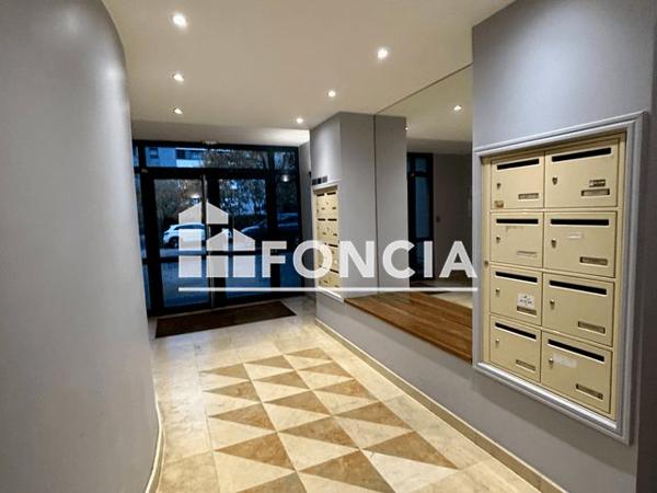 Location Appartement 3 pièces 63.8 m² - 53 RUE PIERRE AUDRY Lyon 69009