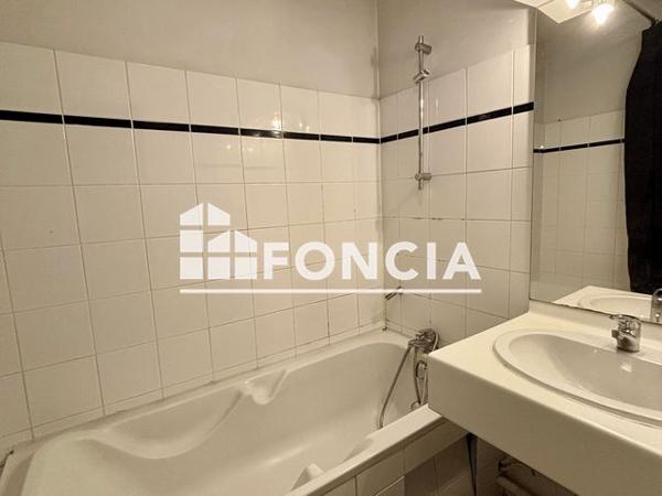 Location Appartement 3 pièces 63.8 m² - 53 RUE PIERRE AUDRY Lyon 69009