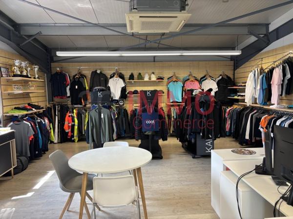 Vente murs / Local Commercial à Azay-le-Brûlé (79400)
