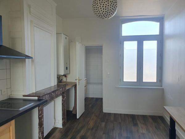 Lille Porte d'Arras appartement T2 + bureau