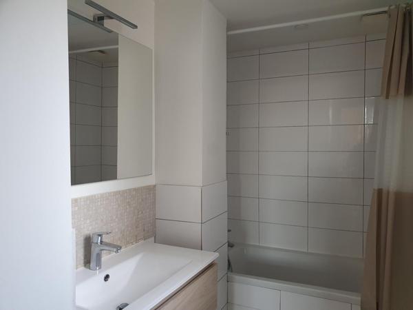 Lille Porte d'Arras appartement T2 + bureau