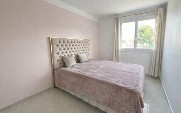 Appartement à vendre    3 pièces • 52,66 m2 Marseille 10