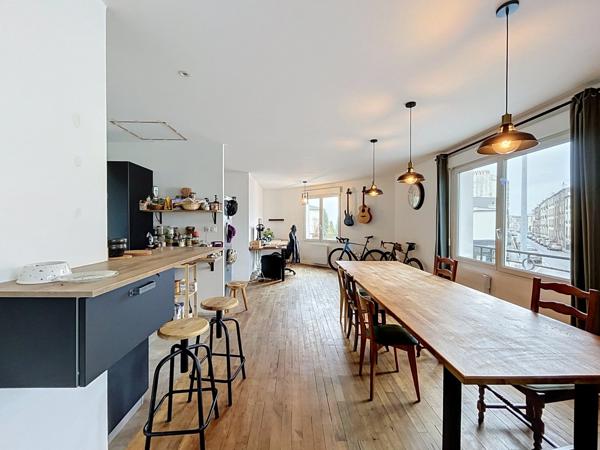 BREST SAINT MICHEL : Bel appartement T2/3 de 71m2 entièrement rénové, au dernier étage