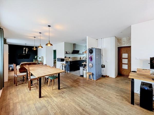BREST SAINT MICHEL : Bel appartement T2/3 de 71m2 entièrement rénové, au dernier étage