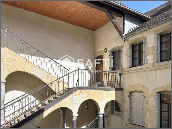 Duplex rénové récemment volumes et élégance