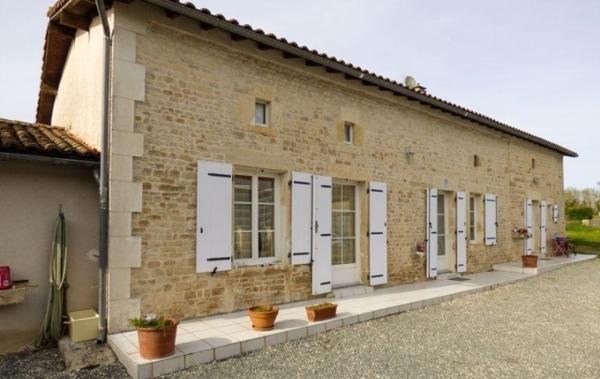 Vente Maison rénové(e) Chef-boutonne   