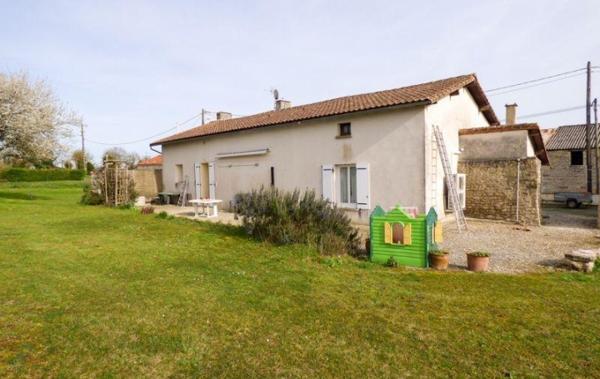 Vente Maison rénové(e) Chef-boutonne   