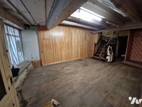 PONTIVY (56) Immeuble en hyper centre