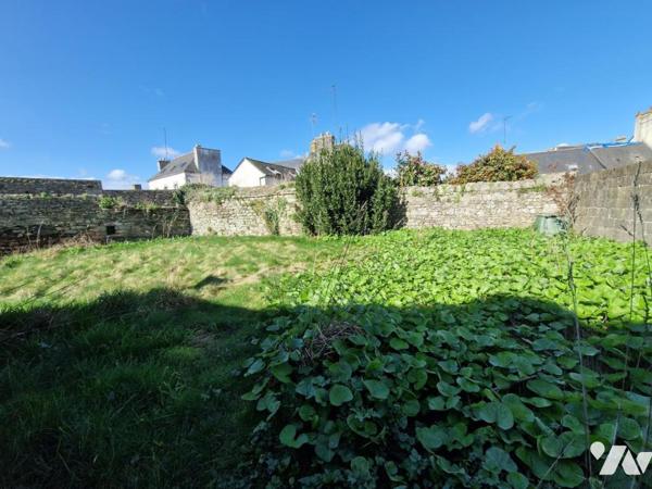 PONTIVY (56) Immeuble en hyper centre