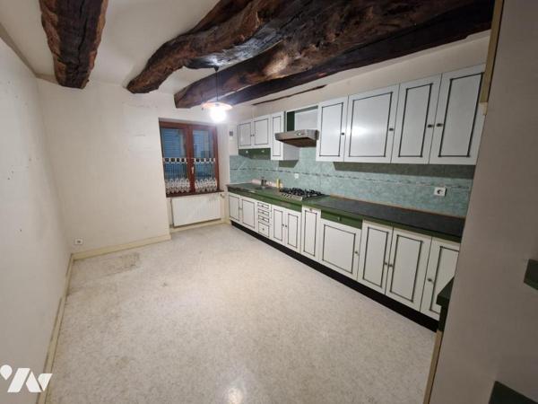 PONTIVY (56) Immeuble en hyper centre