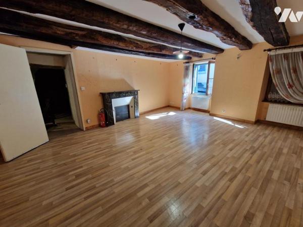 PONTIVY (56) Immeuble en hyper centre