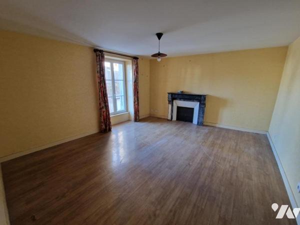 PONTIVY (56) Immeuble en hyper centre