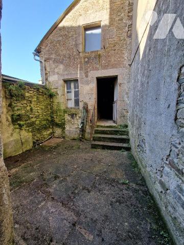 PONTIVY (56) Immeuble en hyper centre