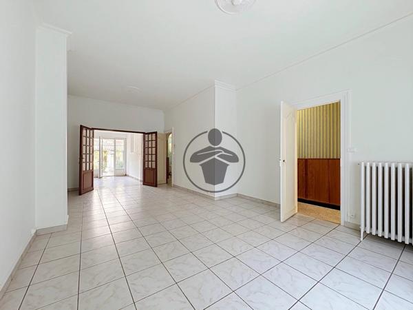 Location                                                      Maison
                        
                     5 pièces                      110 m2                     à Saint-Quentin