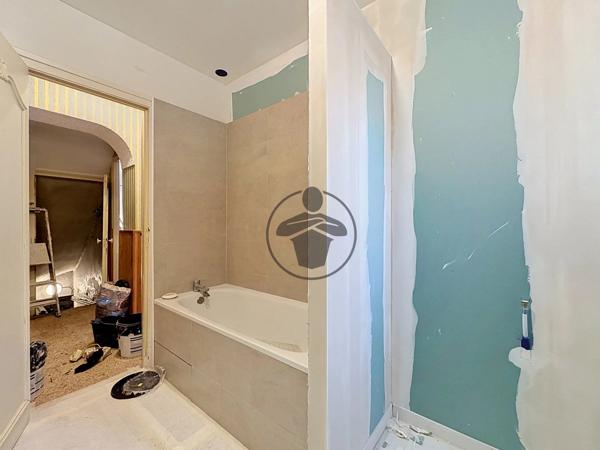Location                                                      Maison
                        
                     5 pièces                      110 m2                     à Saint-Quentin