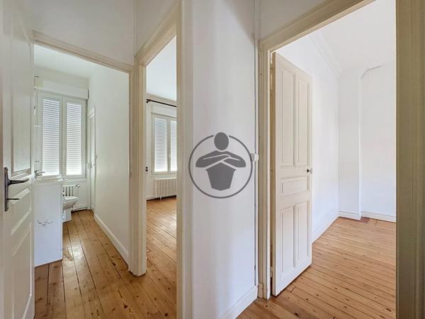 Location                                                      Maison
                        
                     5 pièces                      110 m2                     à Saint-Quentin