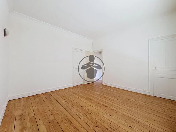 Location                                                      Maison
                        
                     5 pièces                      110 m2                     à Saint-Quentin