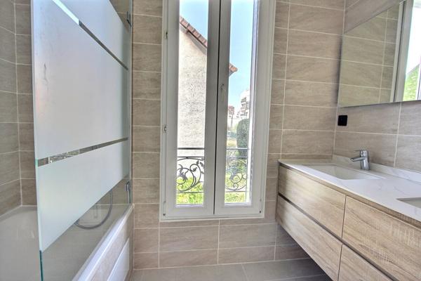 Maison Asnières Sur Seine 4 pièce(s) de 90m² avec cour.