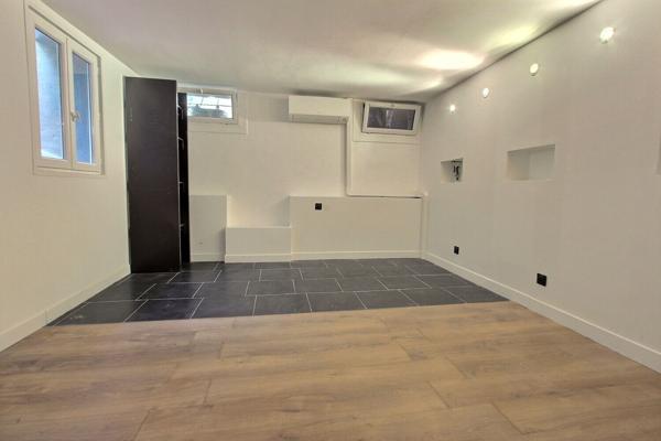 Maison Asnières Sur Seine 4 pièce(s) de 90m² avec cour.