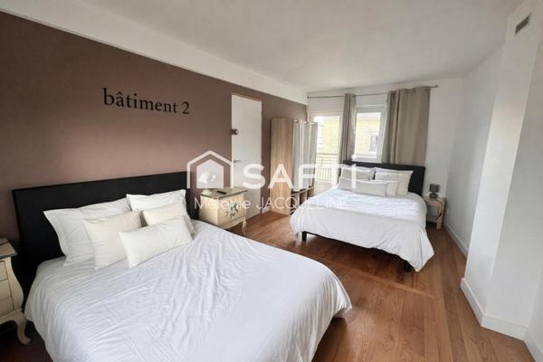 Investissez en bord de mer à lion sur mer