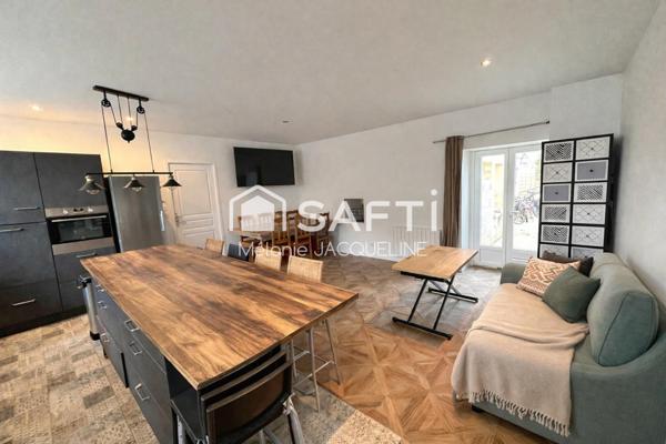 Investissez en bord de mer à lion sur mer