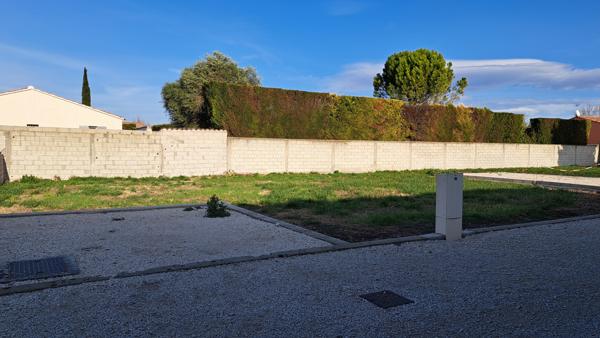 Pernes-les-Fontaines (84210) terrain 446 m²