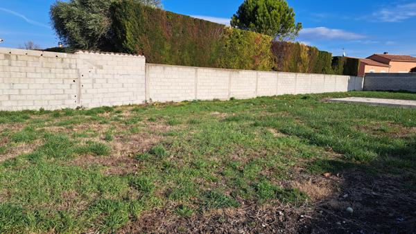 Pernes-les-Fontaines (84210) terrain 446 m²