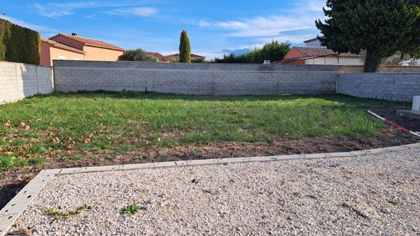 Pernes-les-Fontaines (84210) terrain 446 m²