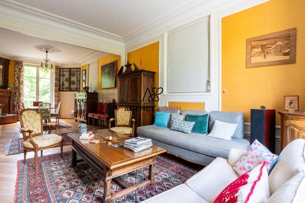 Maison Le Vésinet - 186 m² - 8 pièces Le vesinet Maison Le Vésinet - 186 m² - 8 pièces Le vesinet