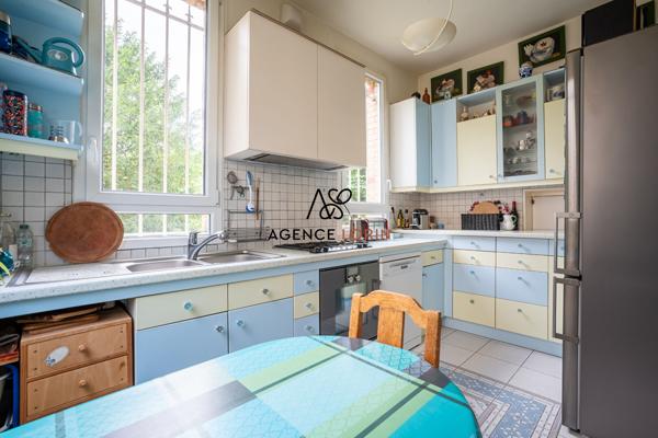 Maison Le Vésinet - 186 m² - 8 pièces Le vesinet Maison Le Vésinet - 186 m² - 8 pièces Le vesinet